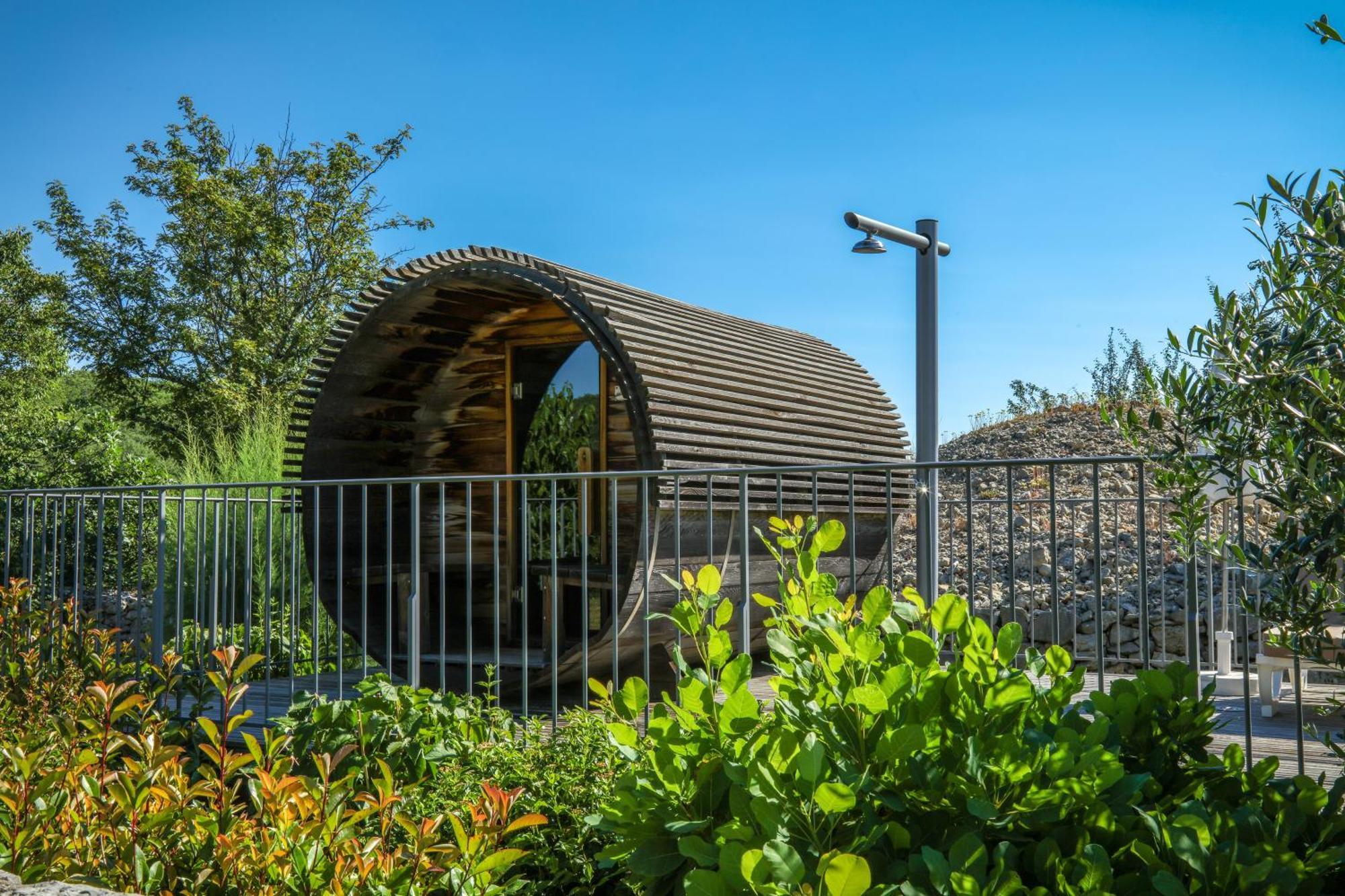 Logis Auberge Les Murets Hotel Restaurant Spa Chandolas Esterno foto
