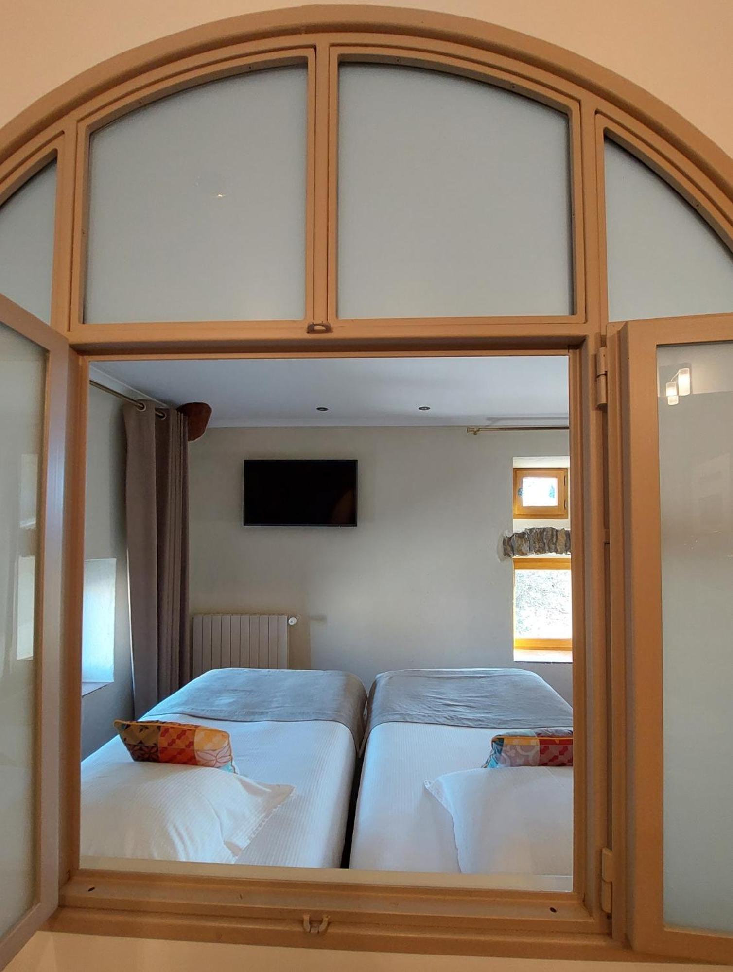 Logis Auberge Les Murets Hotel Restaurant Spa Chandolas Esterno foto