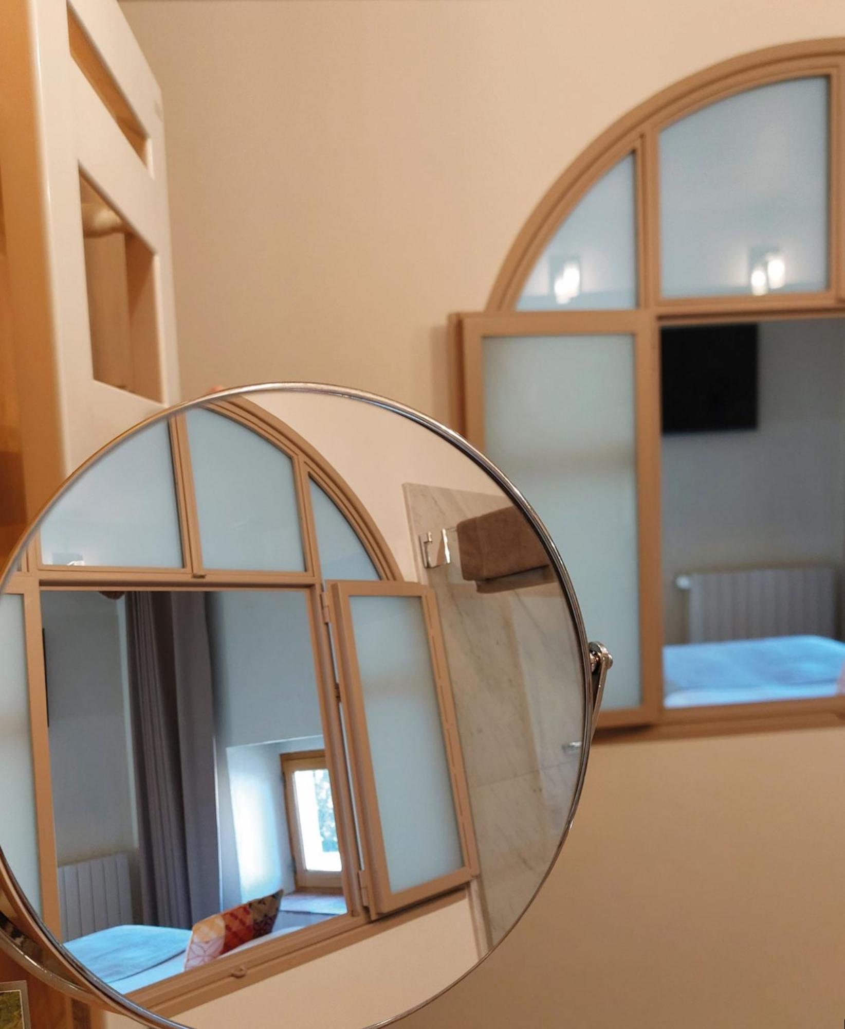 Logis Auberge Les Murets Hotel Restaurant Spa Chandolas Esterno foto