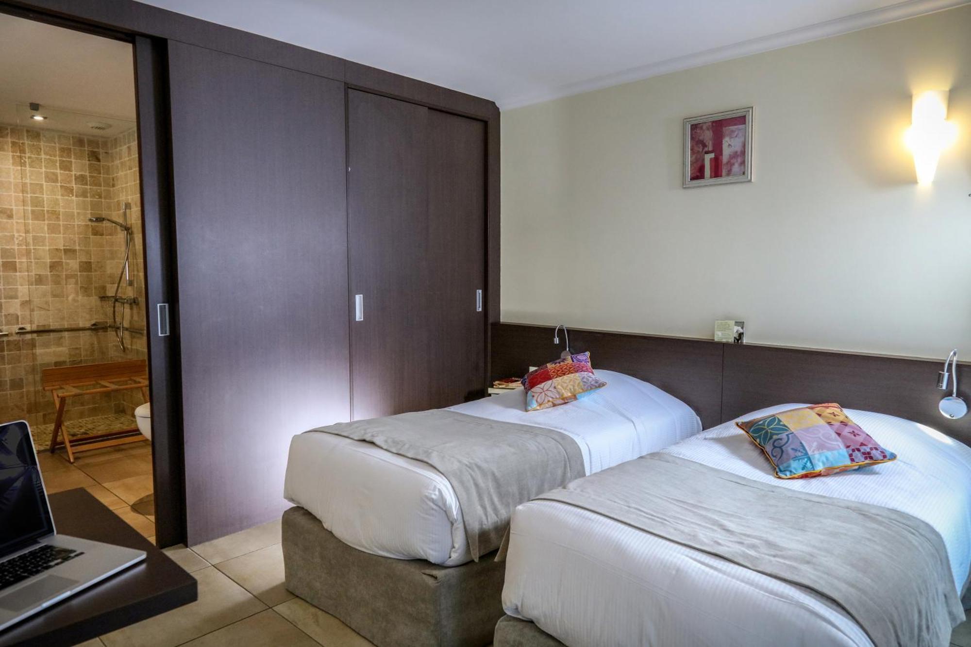 Logis Auberge Les Murets Hotel Restaurant Spa Chandolas Esterno foto
