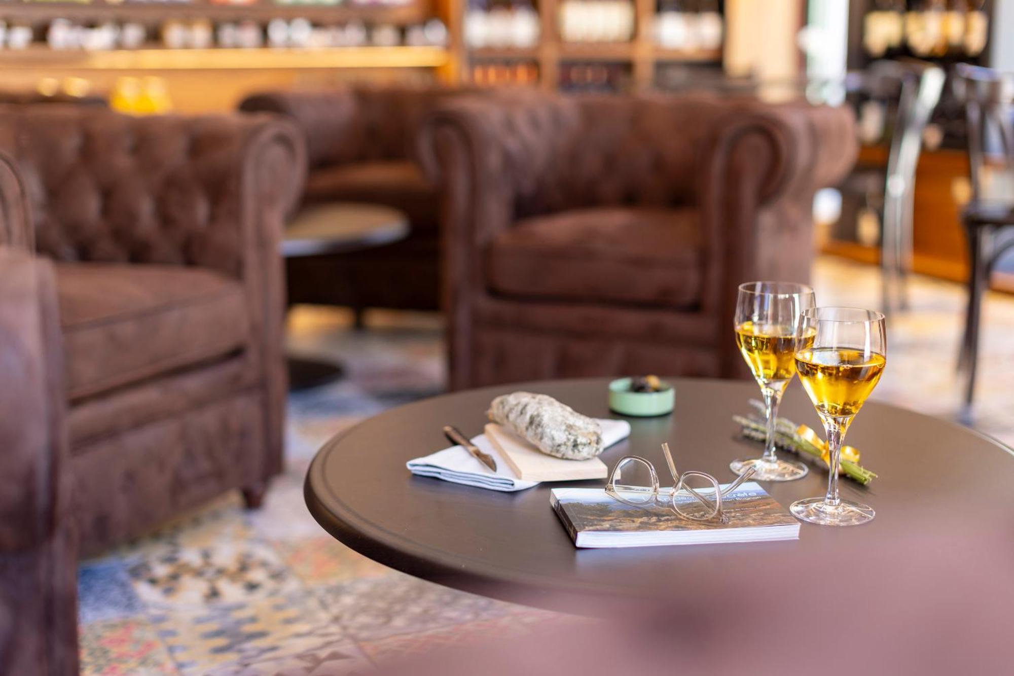 Logis Auberge Les Murets Hotel Restaurant Spa Chandolas Esterno foto