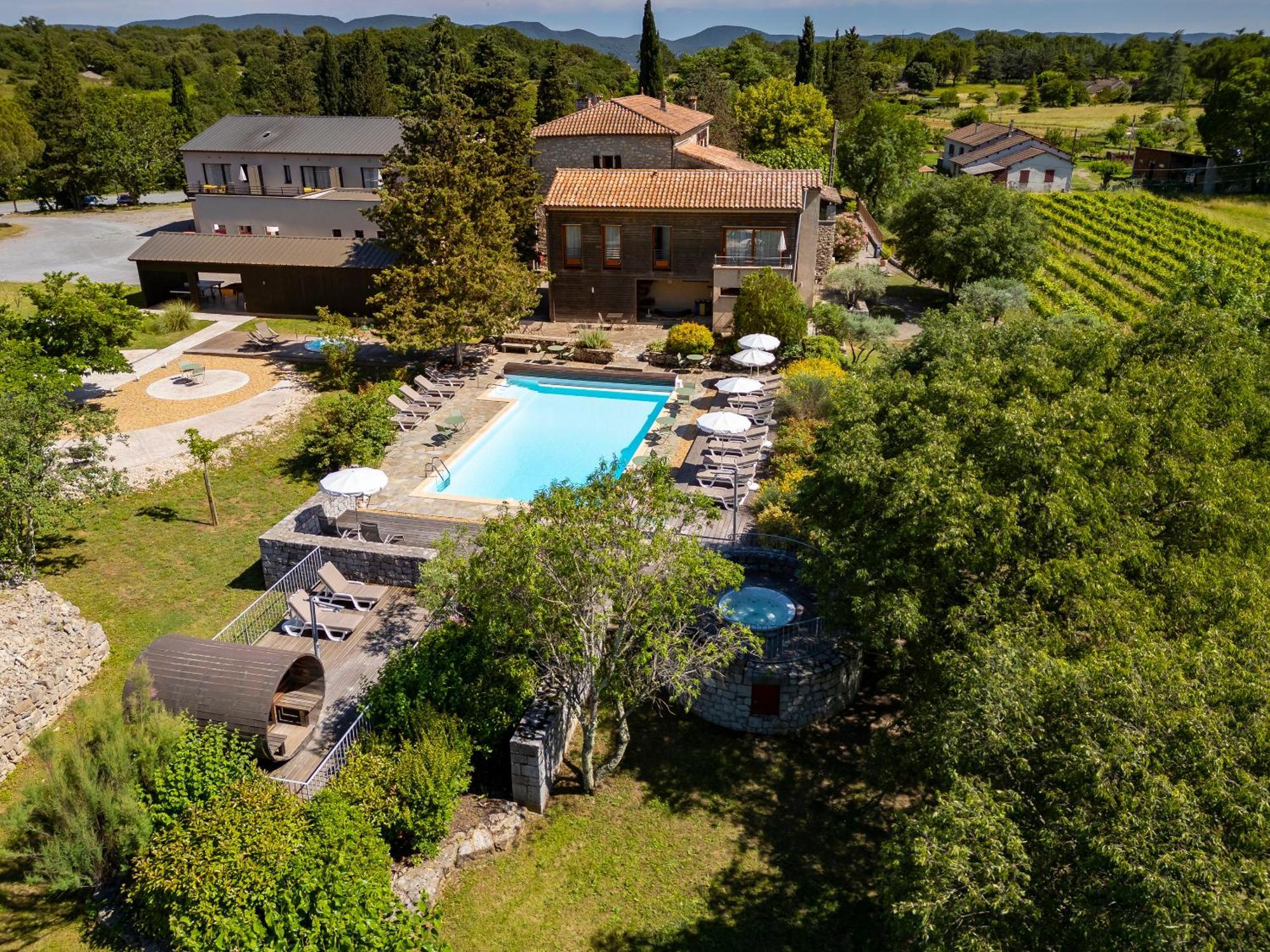 Logis Auberge Les Murets Hotel Restaurant Spa Chandolas Esterno foto